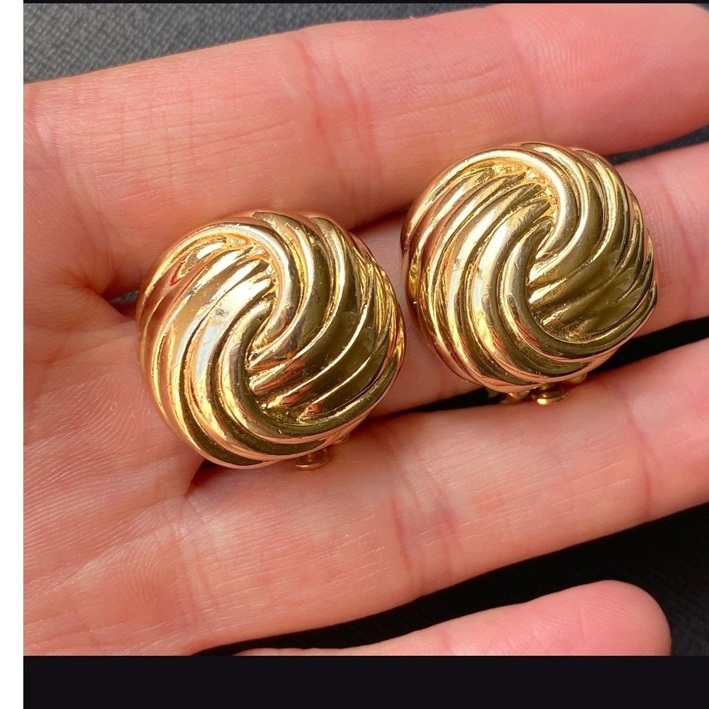 Anne Klein Vintage Gold Tone Domed Swirl Knot‎ Clip On Earrings Ribbed Round